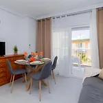 Апартаменти Espanatour Leandros *